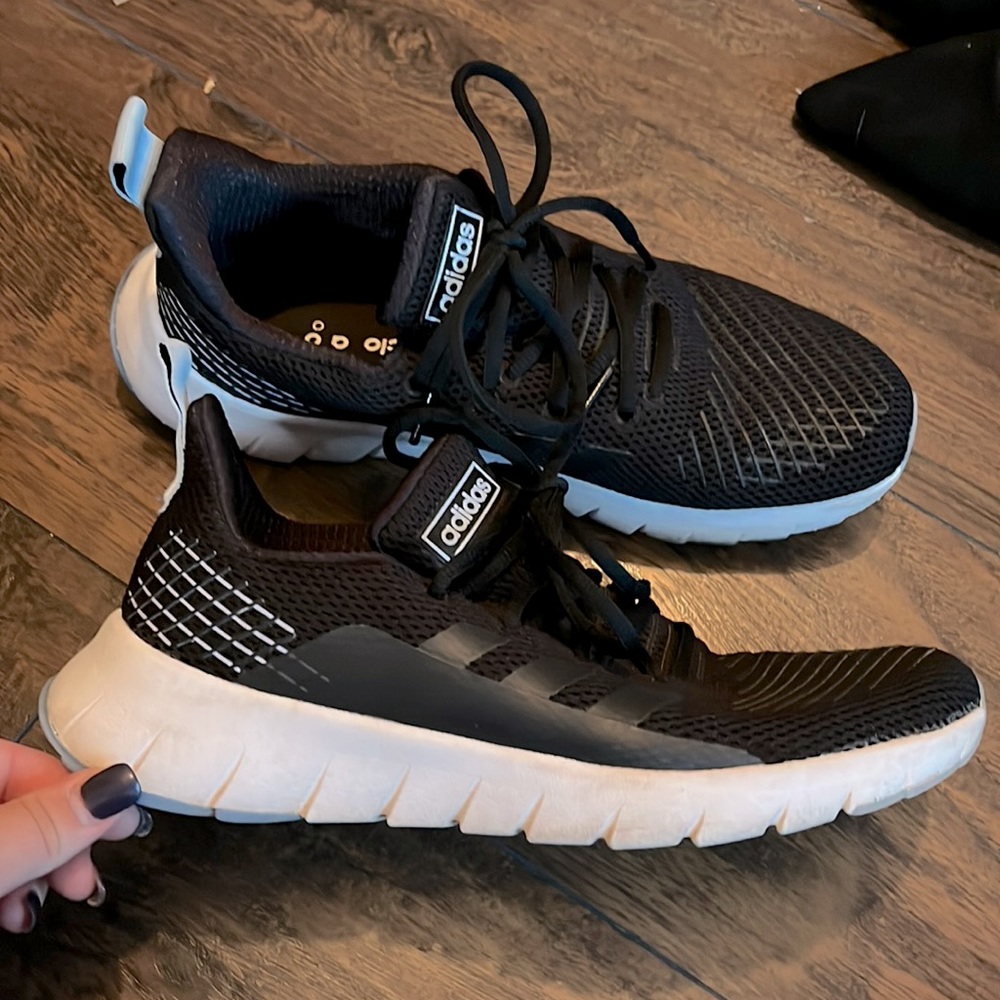 Adidas Tennis Shoes